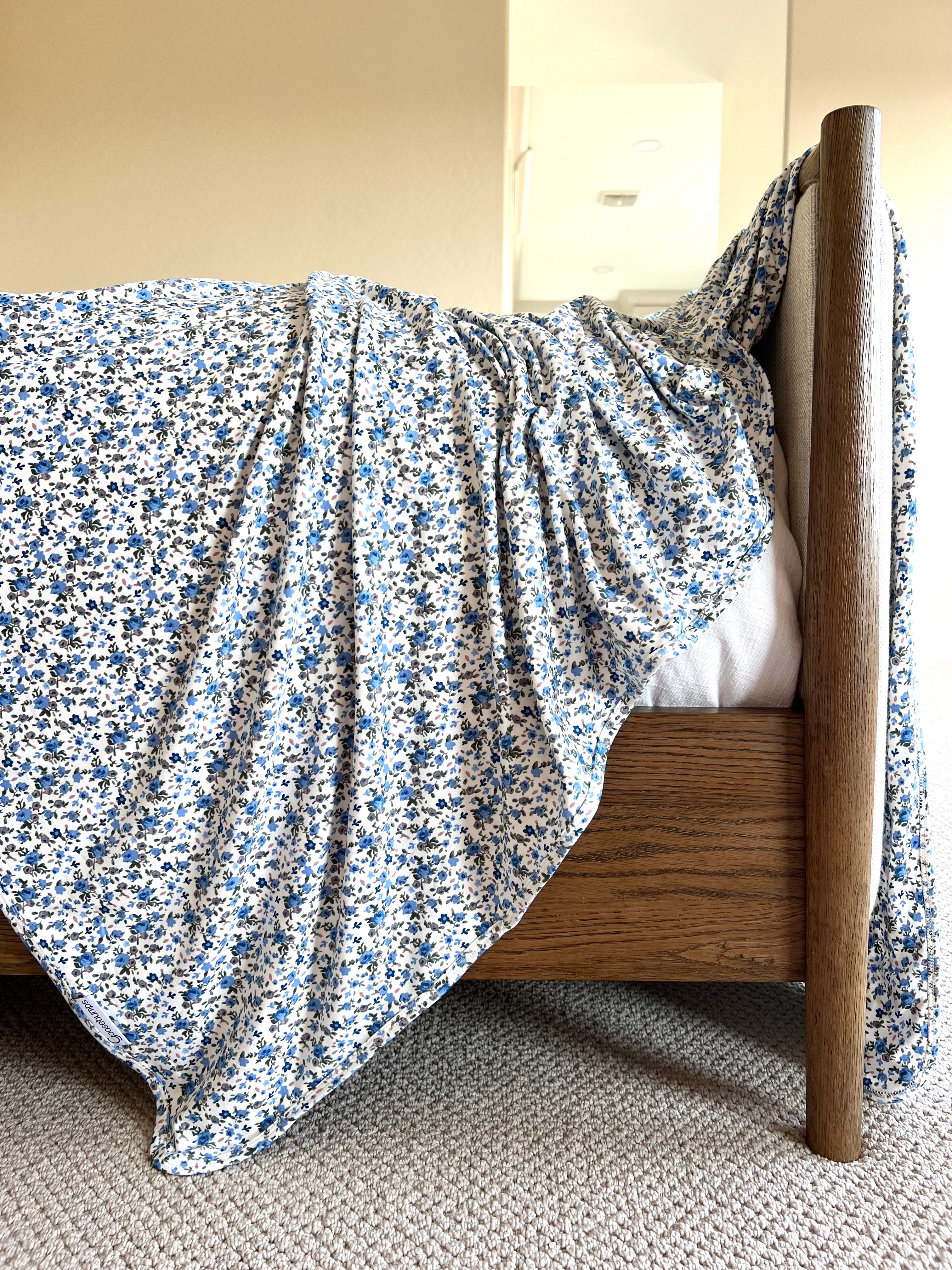 chantilly- Goosebump Blanket